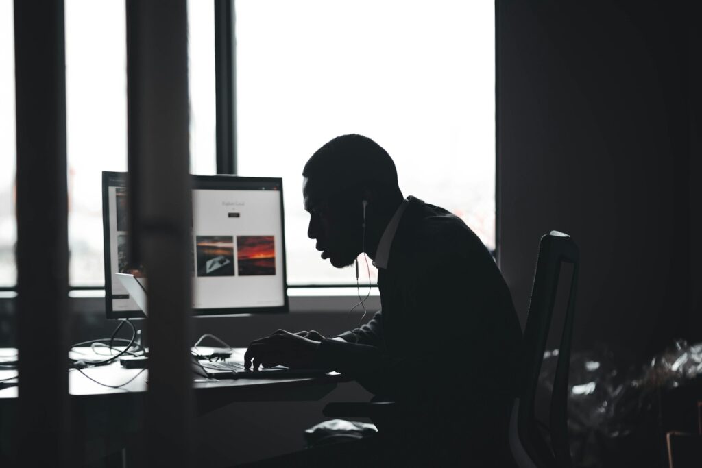 erik-mclean-_zE8k4OKN2E-unsplash